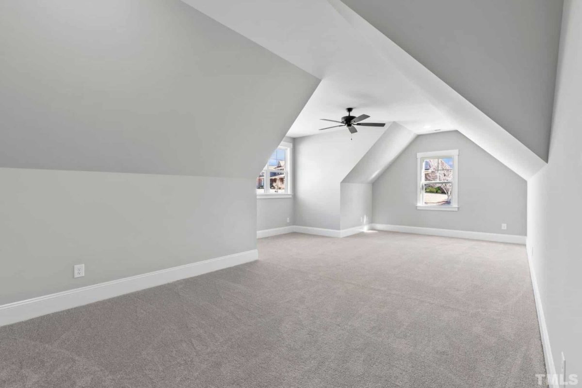 Traditional Craftsman house Plan with 2.5 Floors and Garage