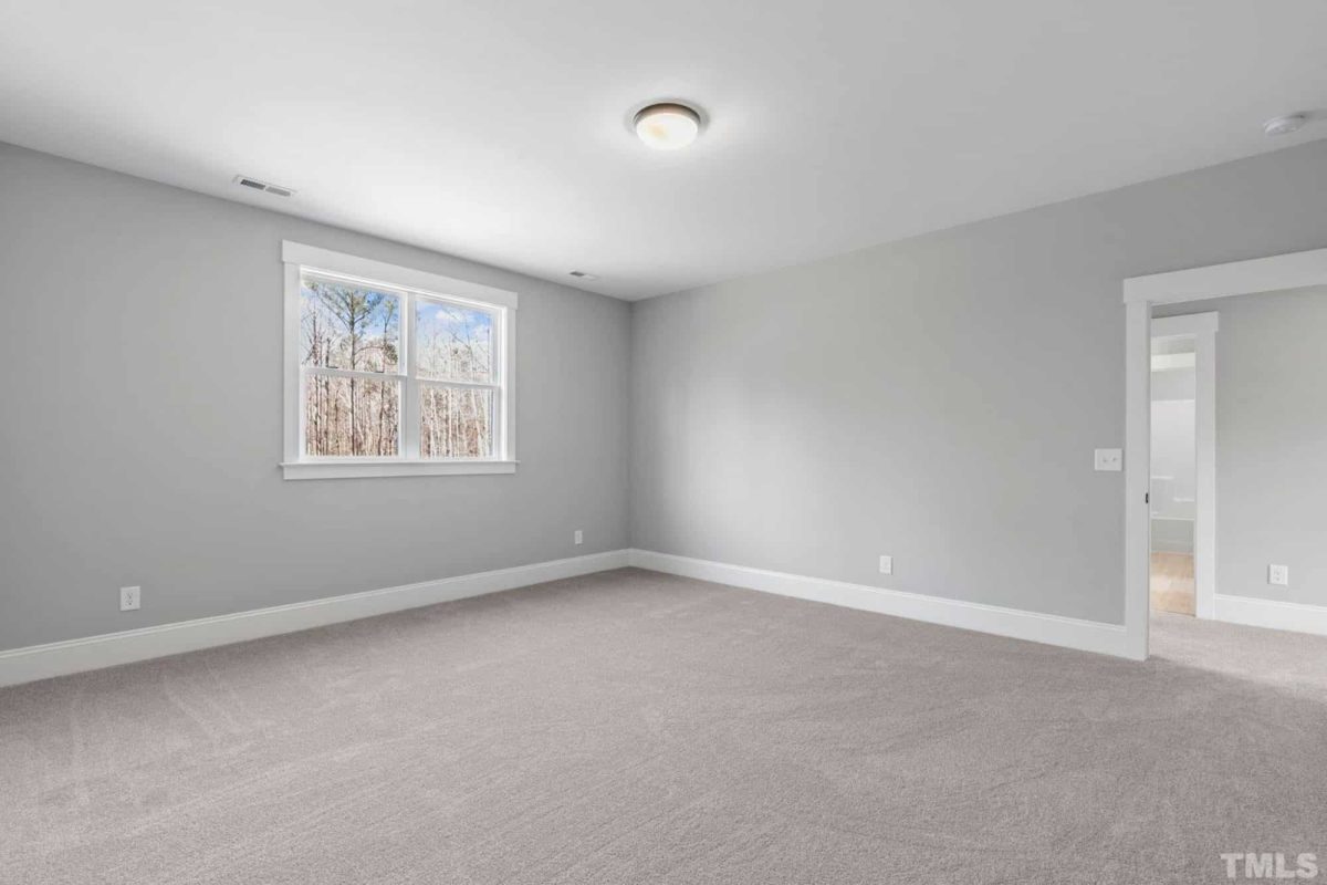 Traditional Craftsman house Plan with 2.5 Floors and Garage