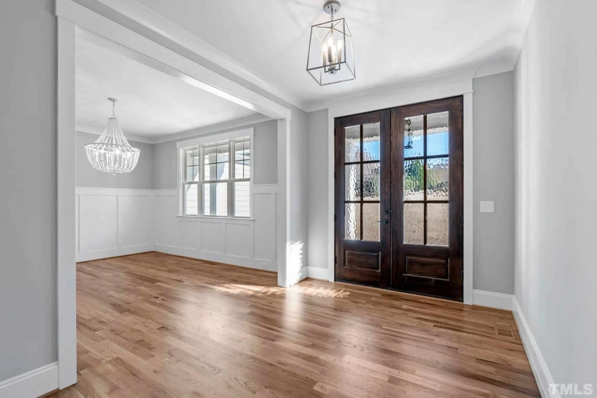 Traditional Craftsman house Plan with 2.5 Floors and Garage