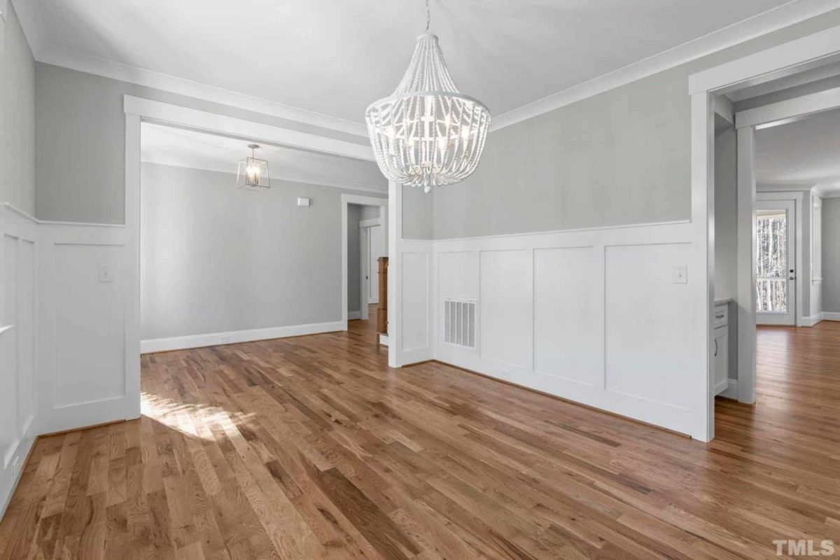 Traditional Craftsman house Plan with 2.5 Floors and Garage