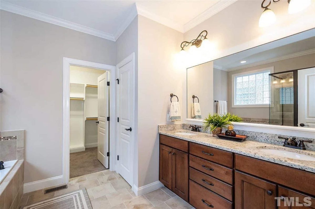 Modern Suburban house Blueprint: 4-Bedroom Floor Plan Designs