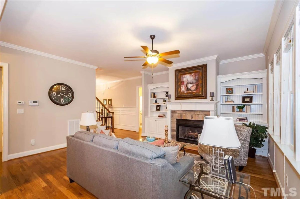 Modern Suburban house Blueprint: 4-Bedroom Floor Plan Designs