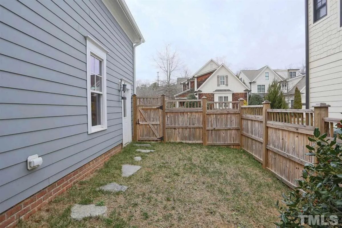 Modern house Plan with Flexible Floor Plan and Stylish Designs