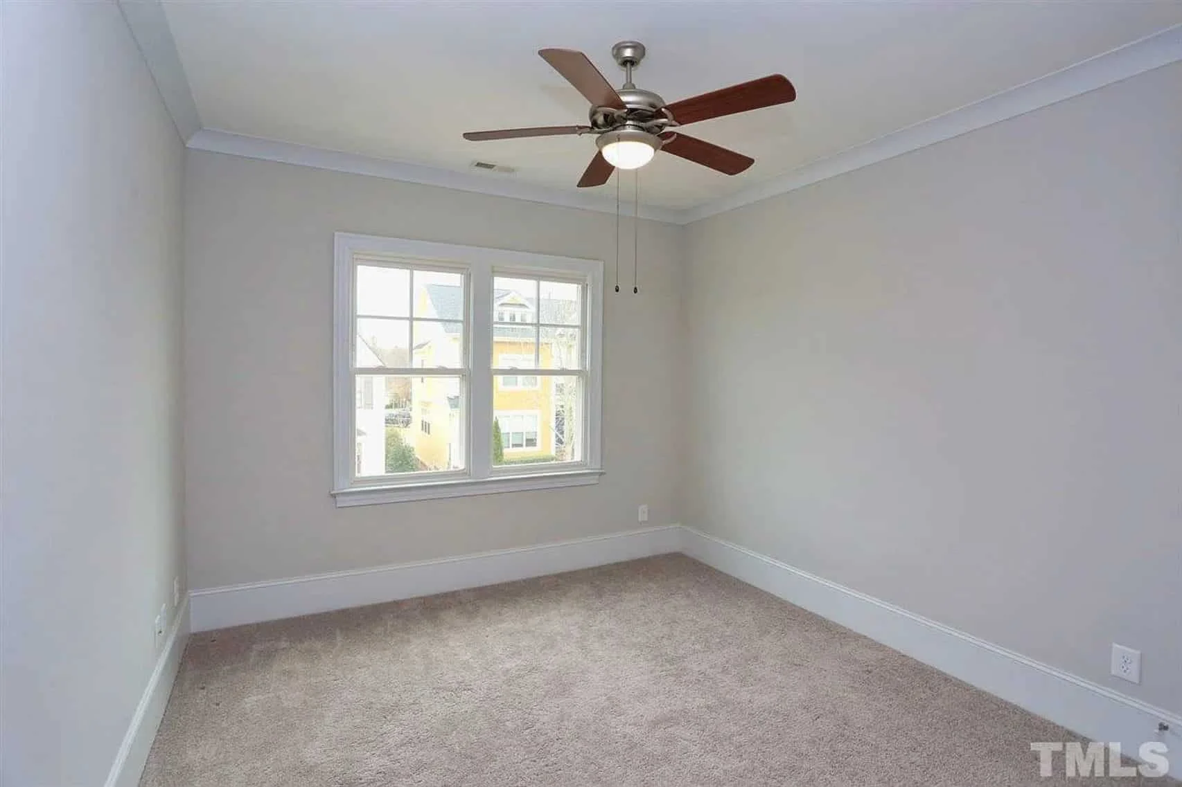 Modern house Plan with Flexible Floor Plan and Stylish Designs