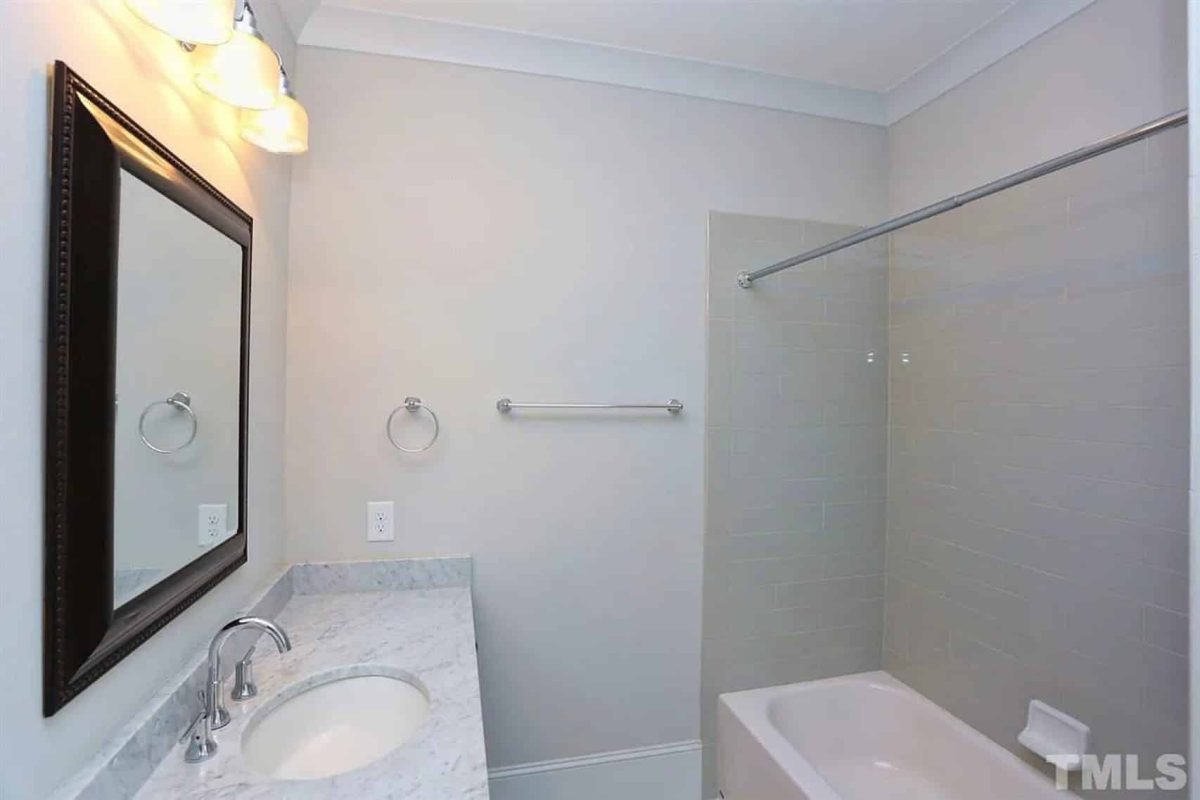 Modern house Plan with Flexible Floor Plan and Stylish Designs