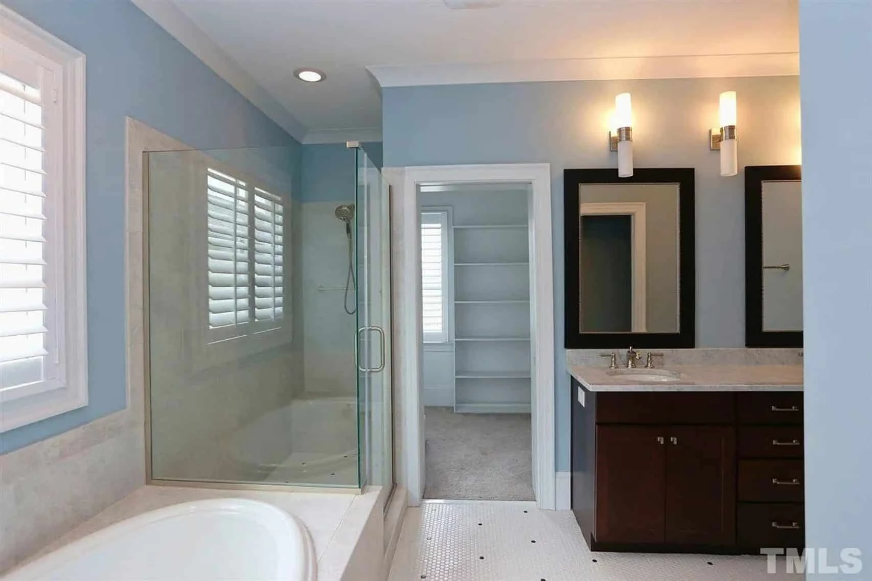 Modern house Plan with Flexible Floor Plan and Stylish Designs