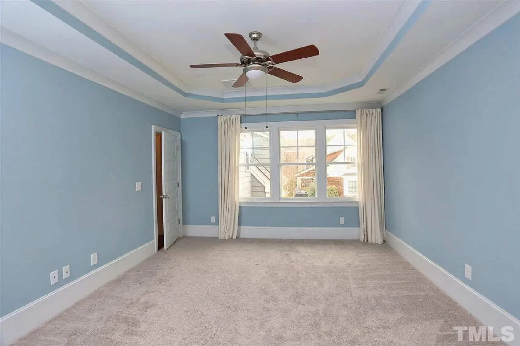 Modern house Plan with Flexible Floor Plan and Stylish Designs