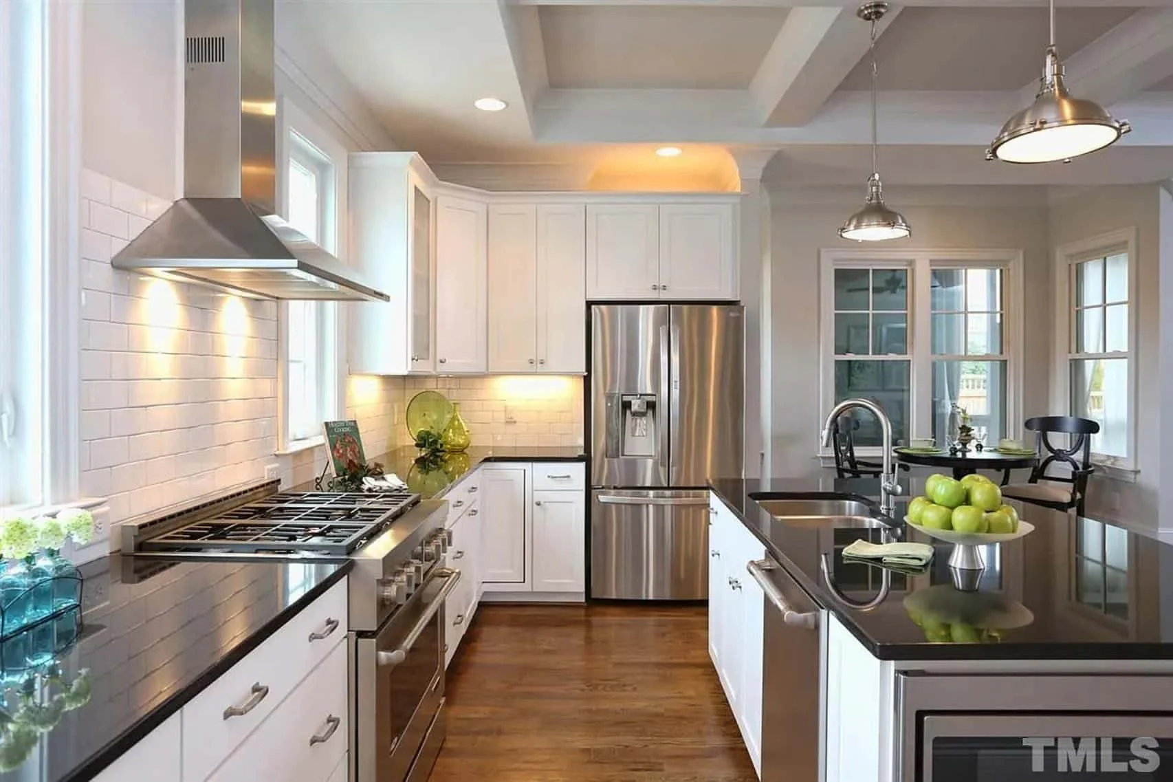 Modern house Plan with Flexible Floor Plan and Stylish Designs