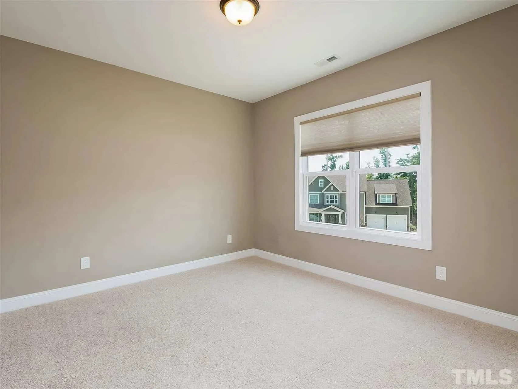 Elegant house Plan with 2.5 Floors