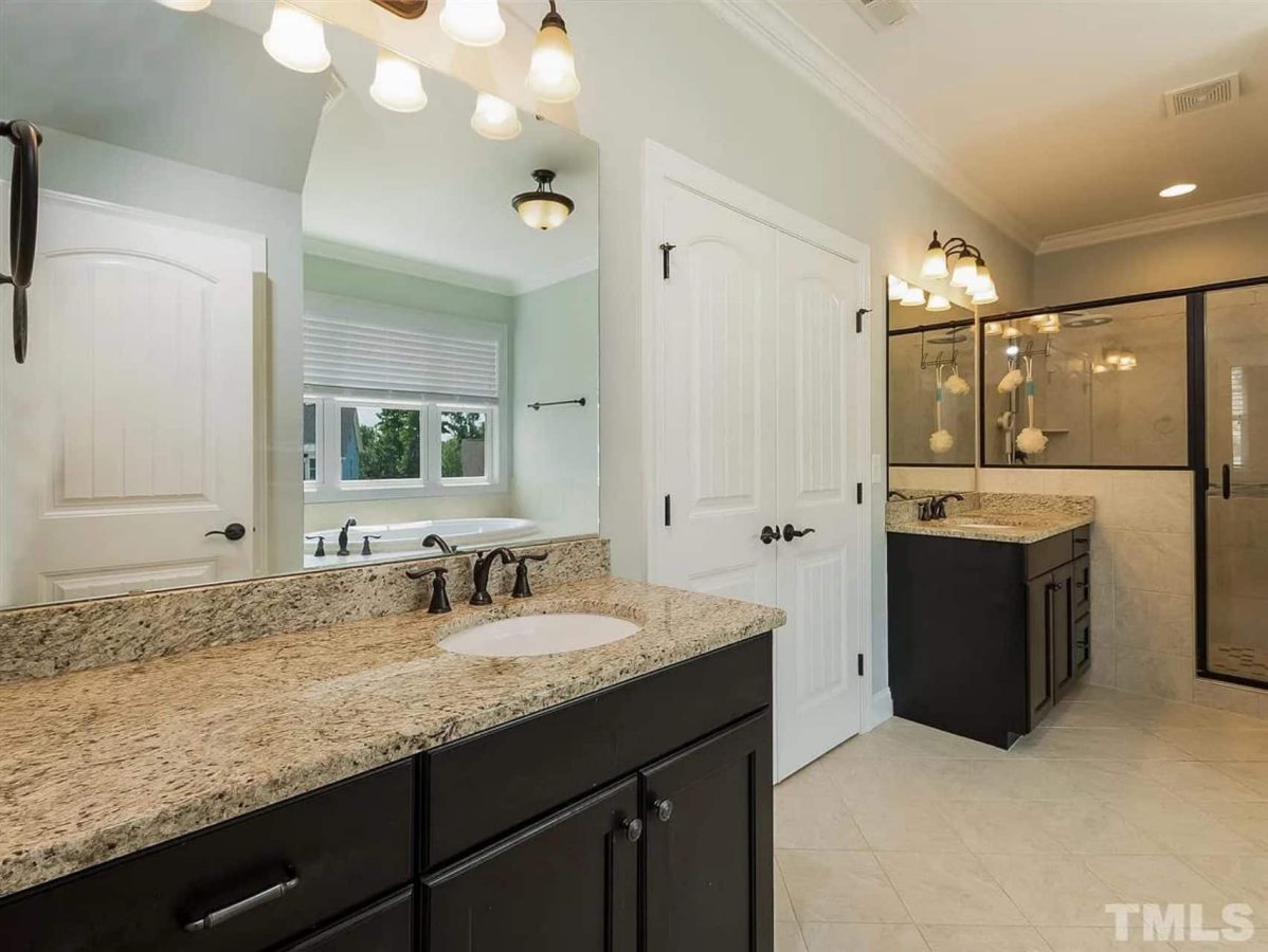 Elegant house Plan with 2.5 Floors