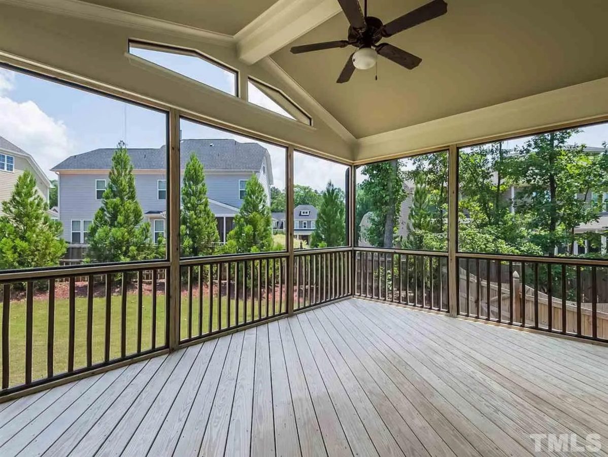 Elegant house Plan with 2.5 Floors