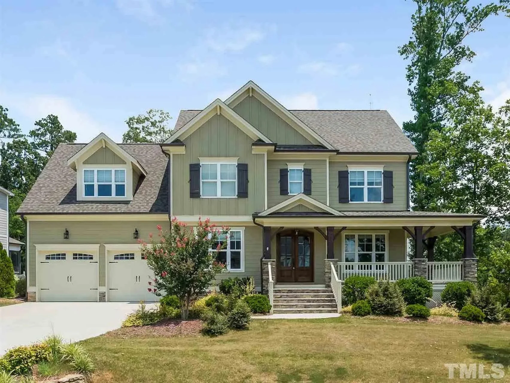 Elegant house Plan with 2.5 Floors