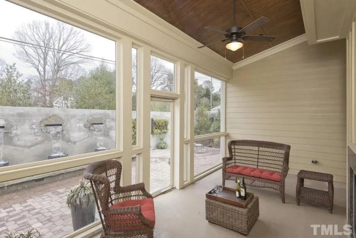 Elegant Craftsman house Plan with Stunning 2-Story Design
