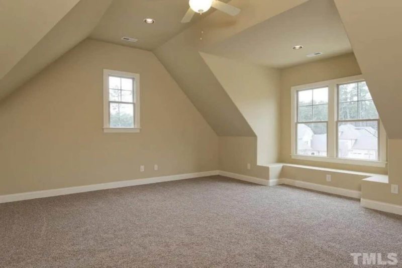 Elegant Craftsman house Plan with Stunning 2-Story Design