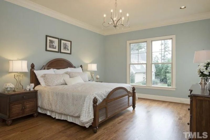 Elegant Craftsman house Plan with Stunning 2-Story Design