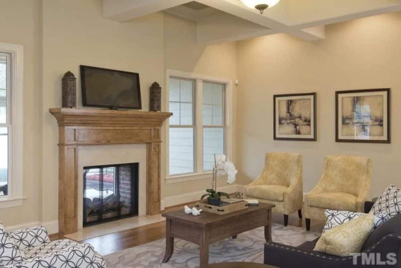 Elegant Craftsman house Plan with Stunning 2-Story Design