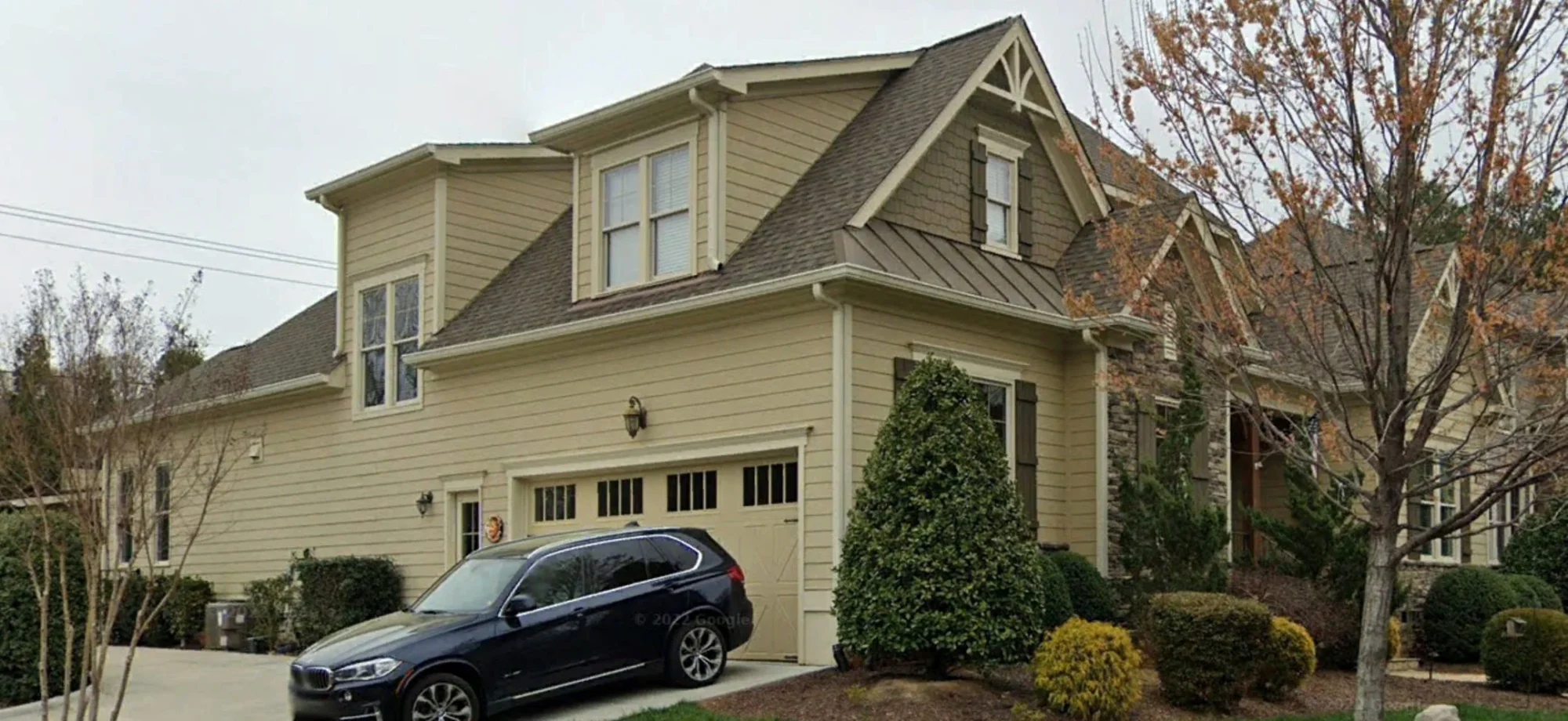 Elegant Craftsman house Plan with Stunning 2-Story Design