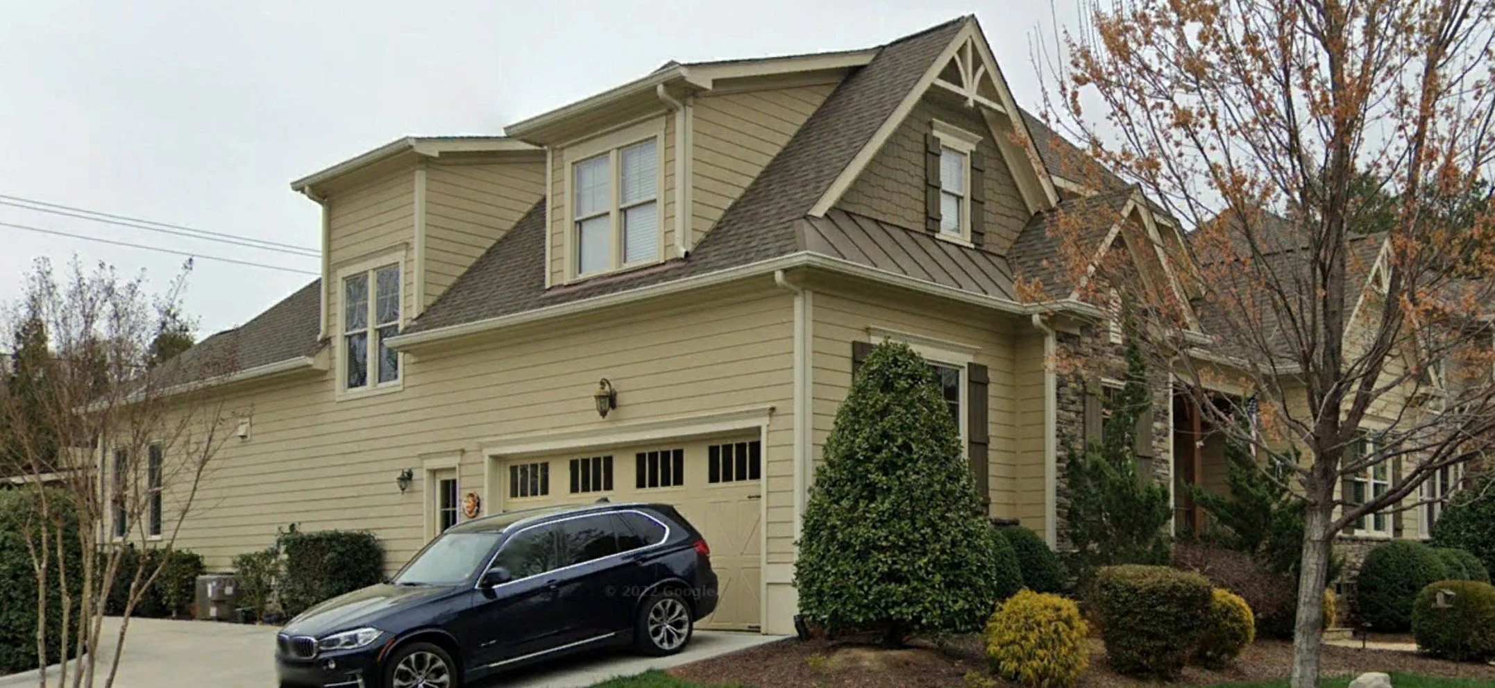 Elegant Craftsman house Plan with Stunning 2-Story Design