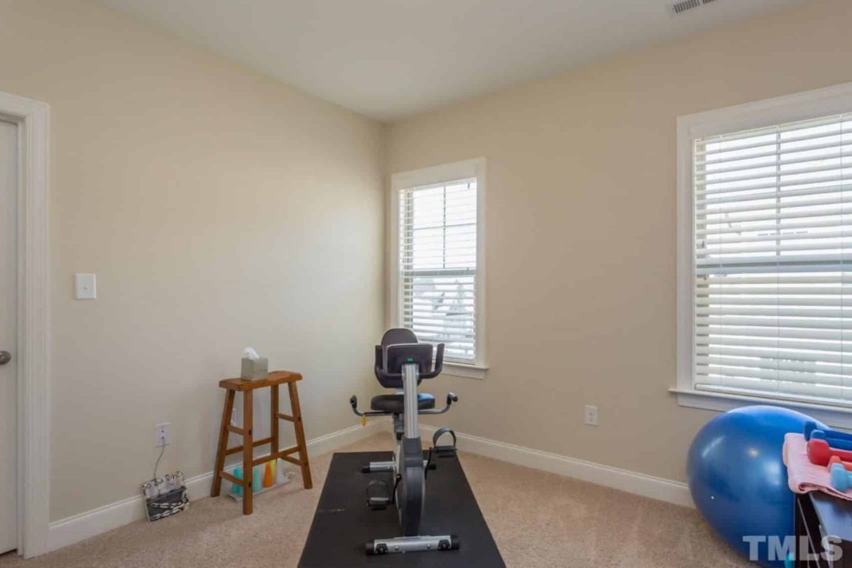 Modern Craftsman house Plan with Spacious Living Designs