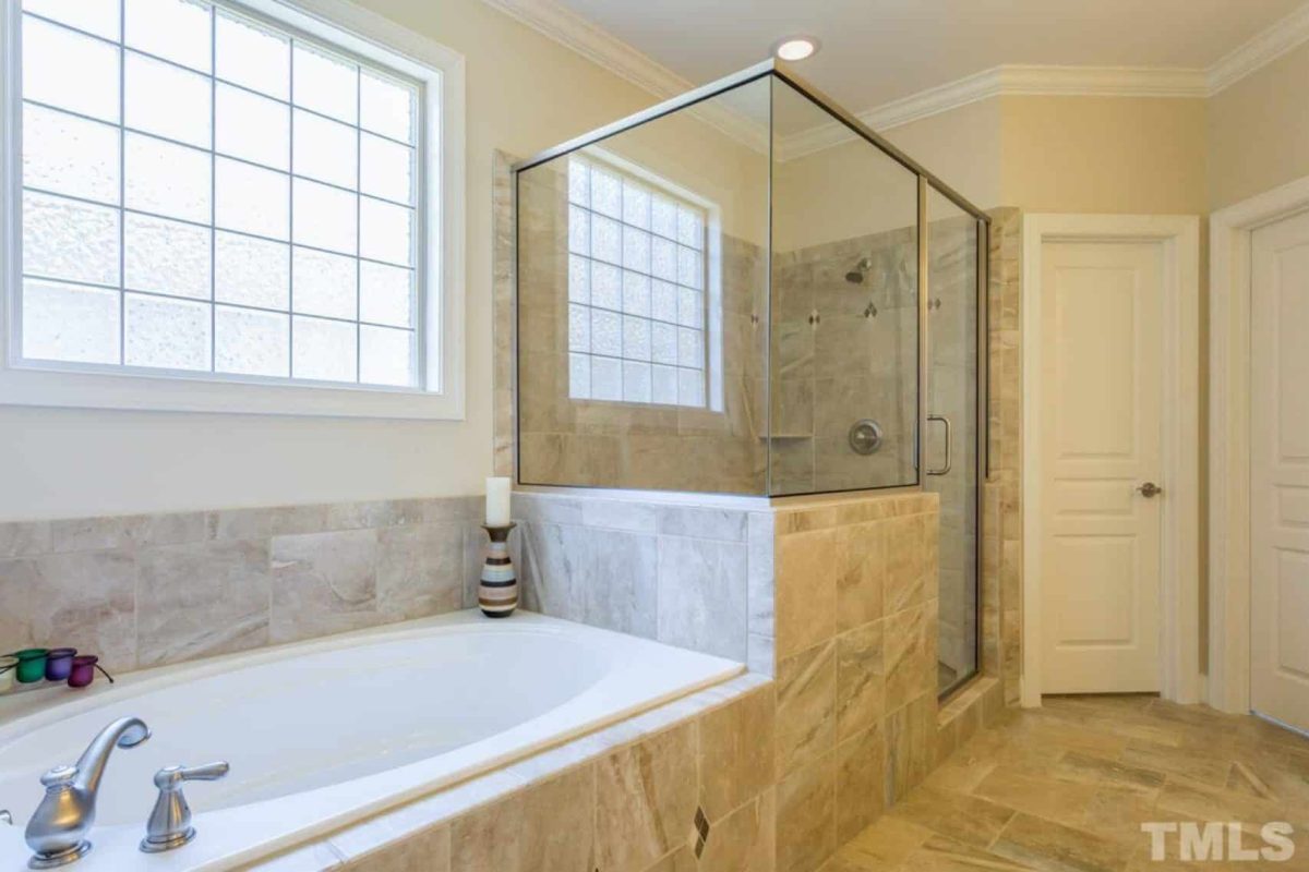 Modern Craftsman house Plan with Spacious Living Designs