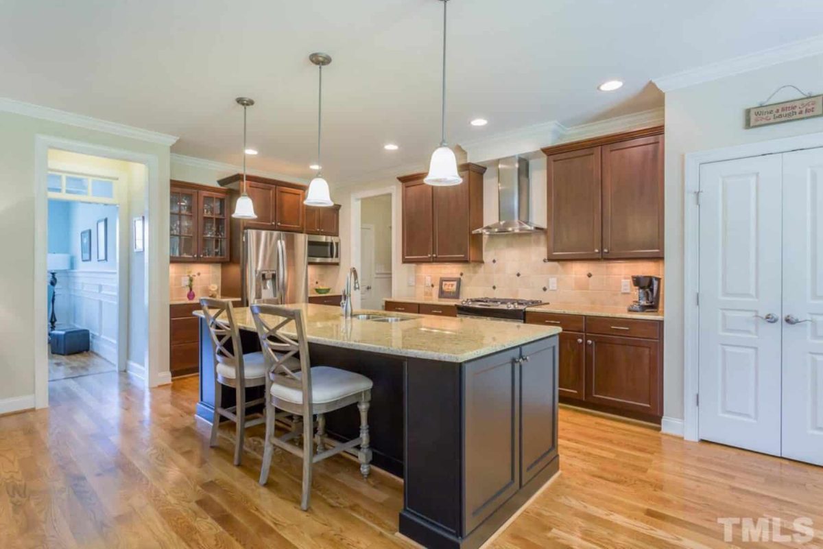 Modern Craftsman house Plan with Spacious Living Designs