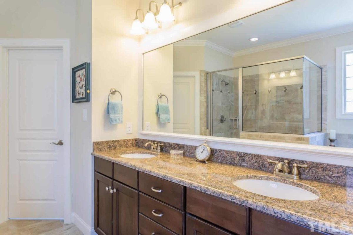 Modern Craftsman house Plan with Spacious Living Designs