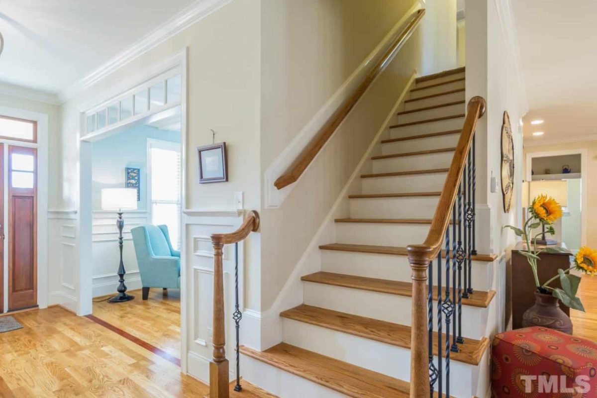 Modern Craftsman house Plan with Spacious Living Designs