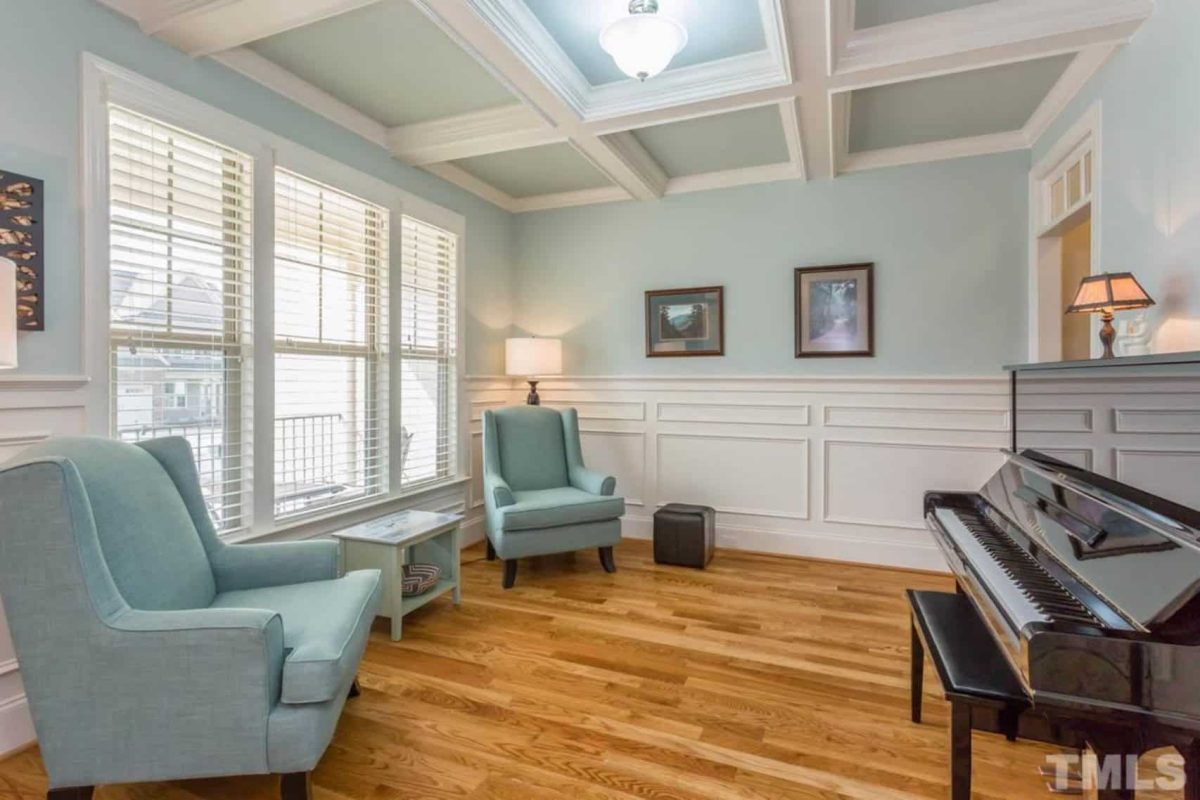 Modern Craftsman house Plan with Spacious Living Designs