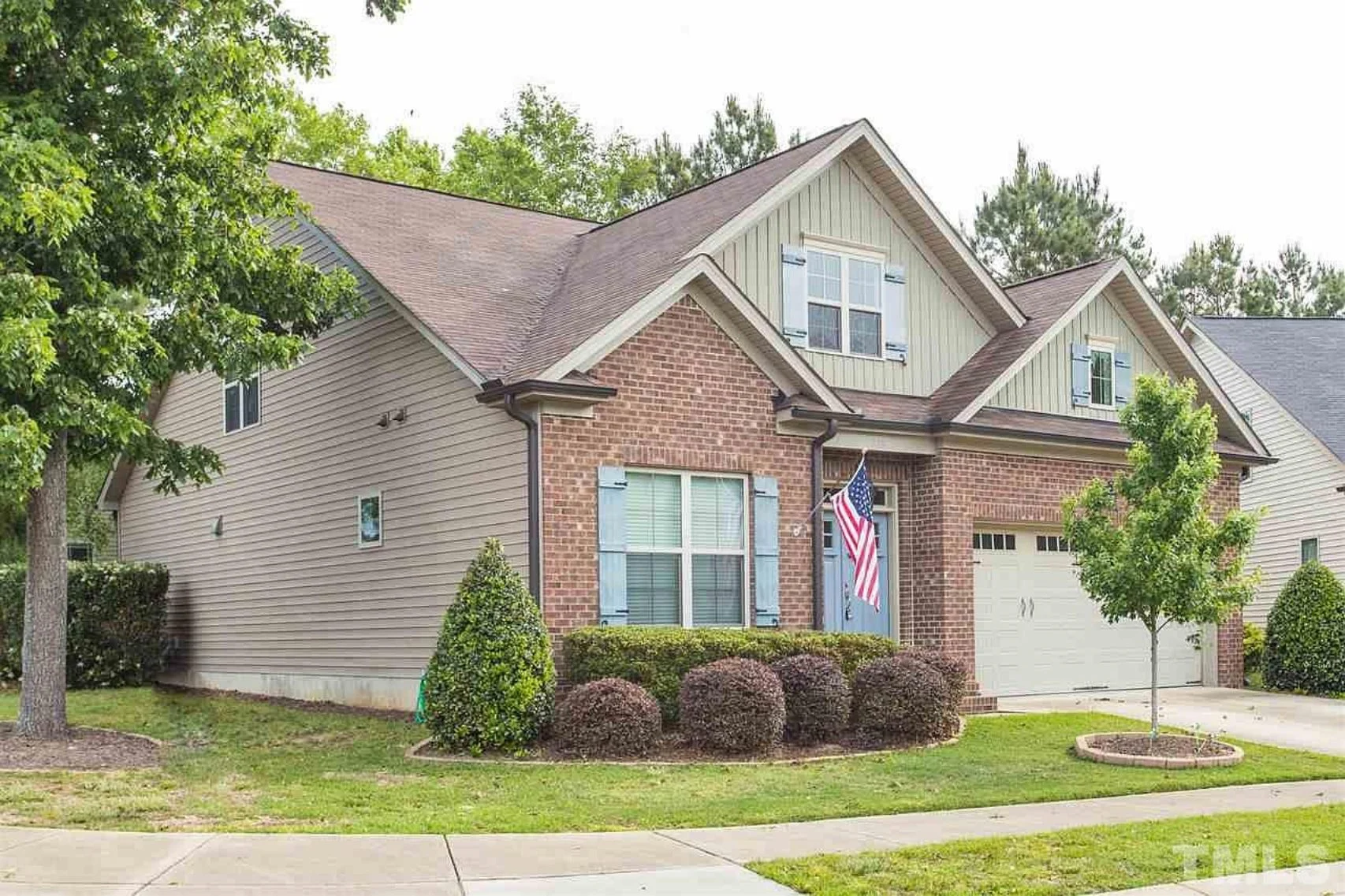 Modern Craftsman house Plan with 1.5 Floors and Bonus Room