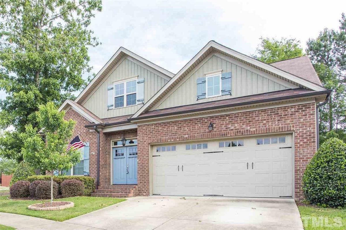 Modern Craftsman house Plan with 1.5 Floors and Bonus Room