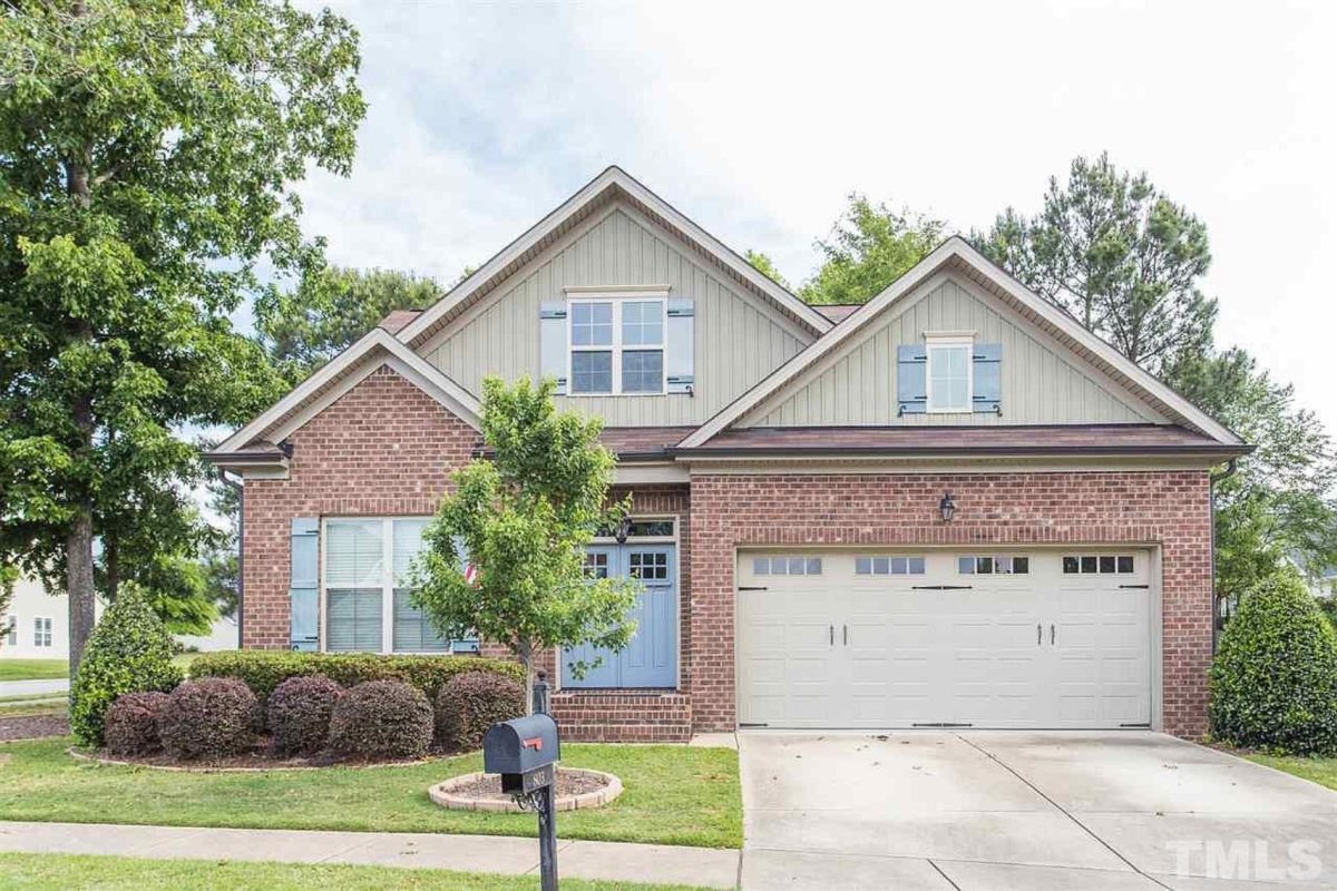 Modern Craftsman house Plan with 1.5 Floors and Bonus Room