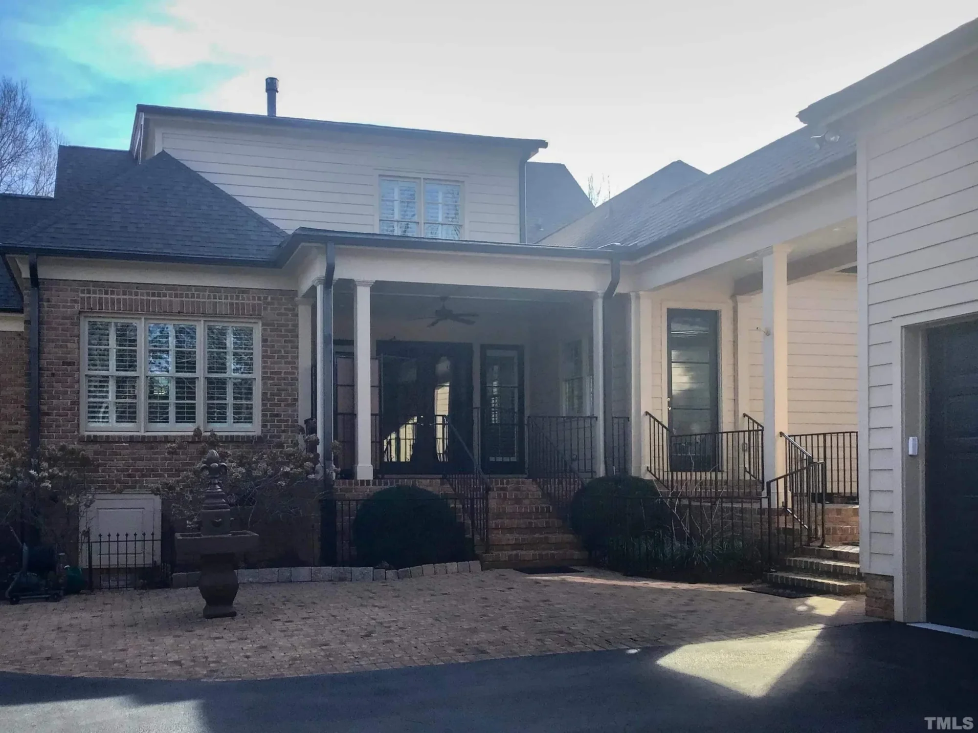 Elegant house Plan with 2-Story Floor Plan, CAD, and Designs