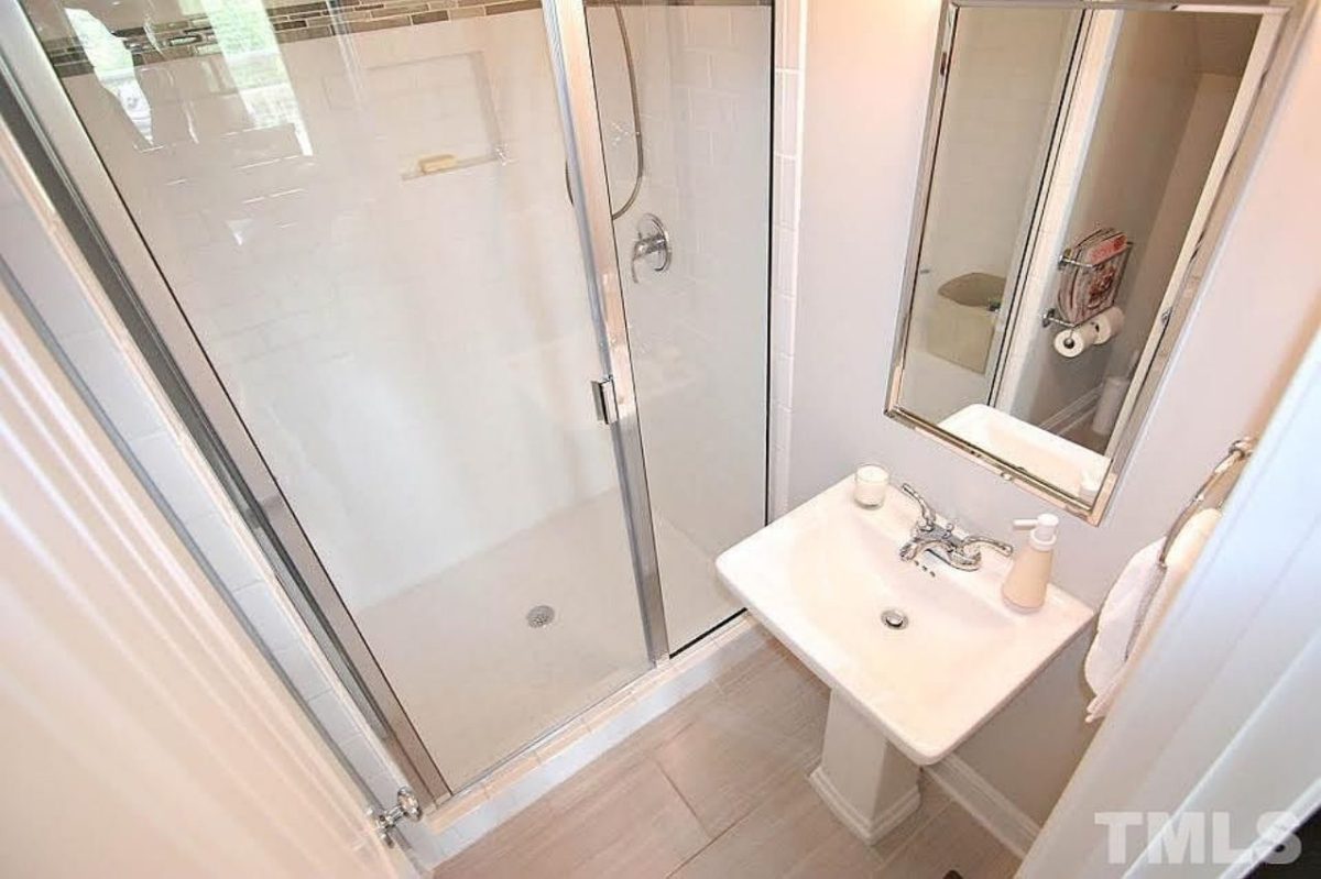 Craftsman house Plan with 4 Bedrooms, 3 Baths, and CAD Designs