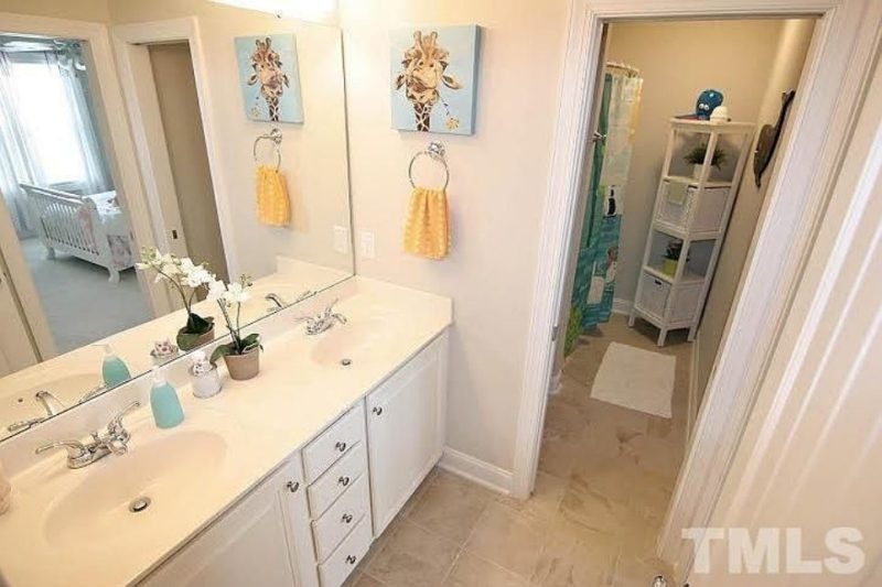 Craftsman house Plan with 4 Bedrooms, 3 Baths, and CAD Designs