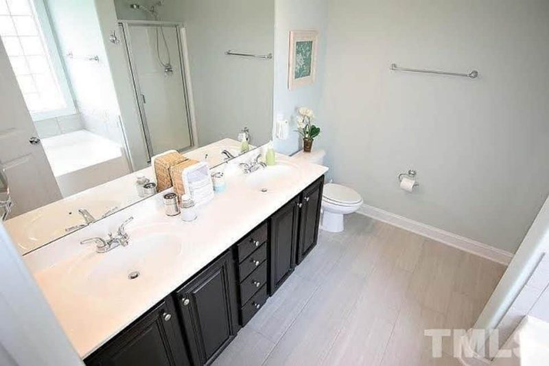 Craftsman house Plan with 4 Bedrooms, 3 Baths, and CAD Designs