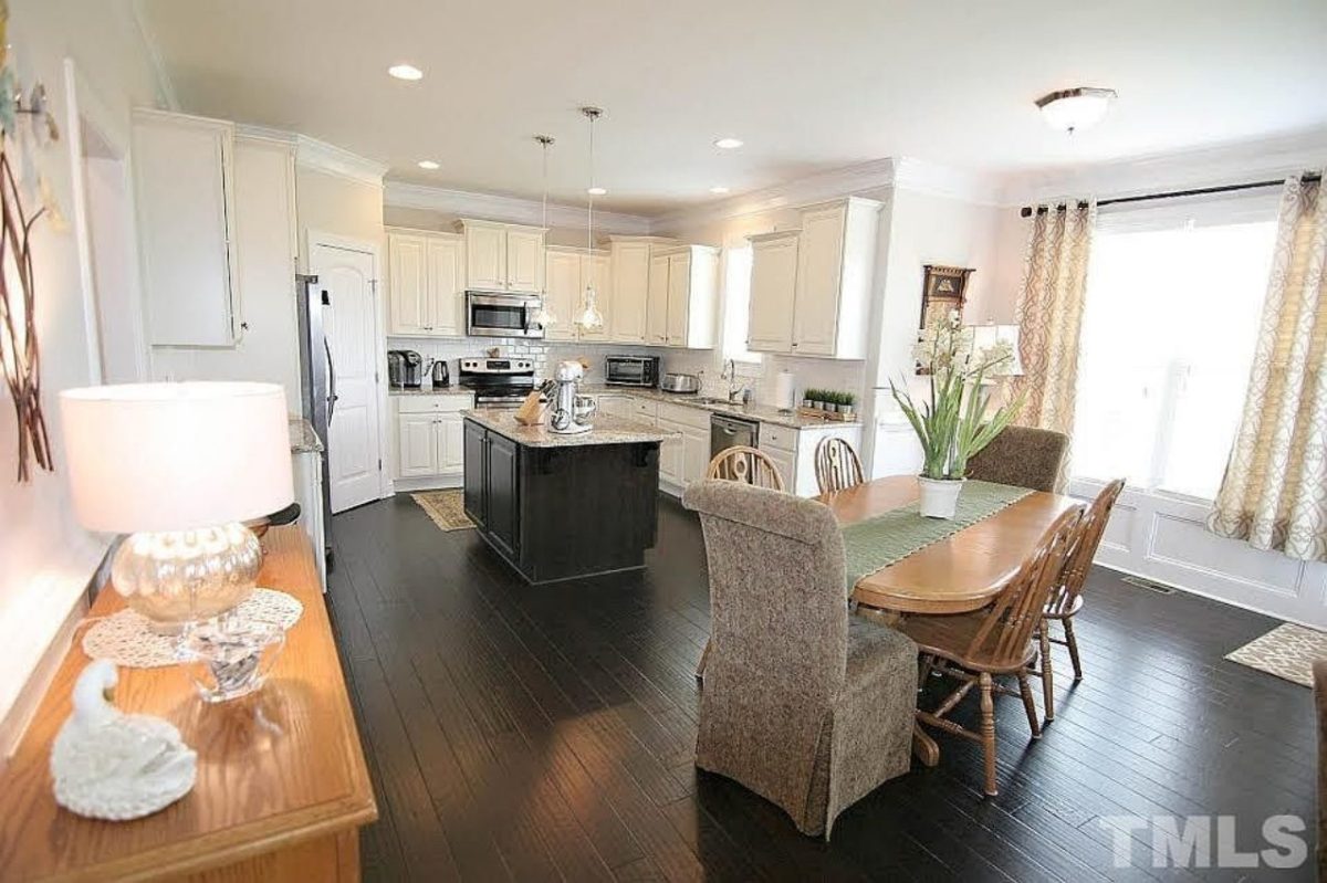 Craftsman house Plan with 4 Bedrooms, 3 Baths, and CAD Designs