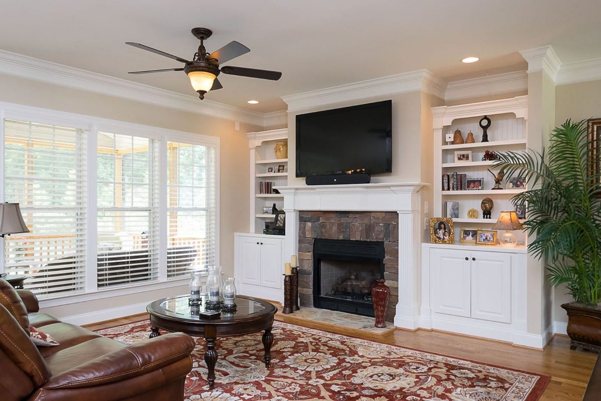 Traditional Craftsman house Plan with CAD Floor Designs