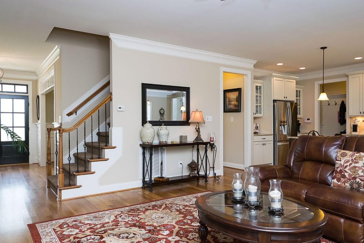 Traditional Craftsman house Plan with CAD Floor Designs