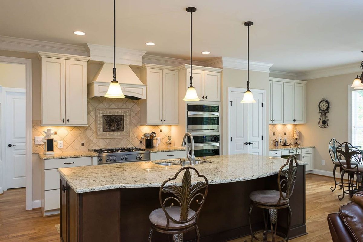 Traditional Craftsman house Plan with CAD Floor Designs