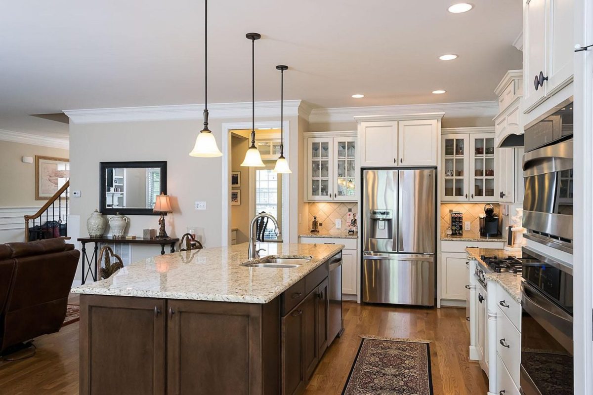 Traditional Craftsman house Plan with CAD Floor Designs