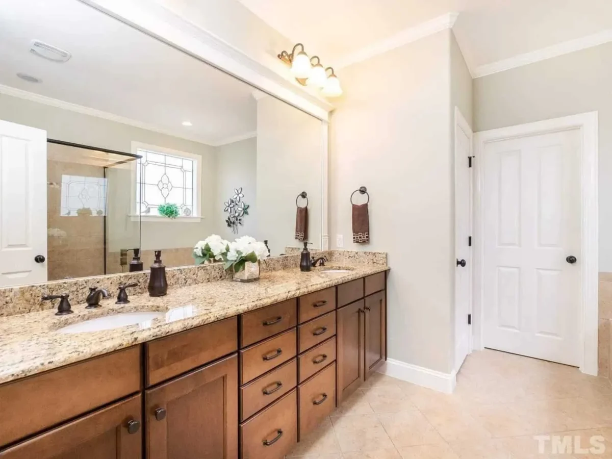 Elegant house Plan with Detailed Blueprint for Custom Designs