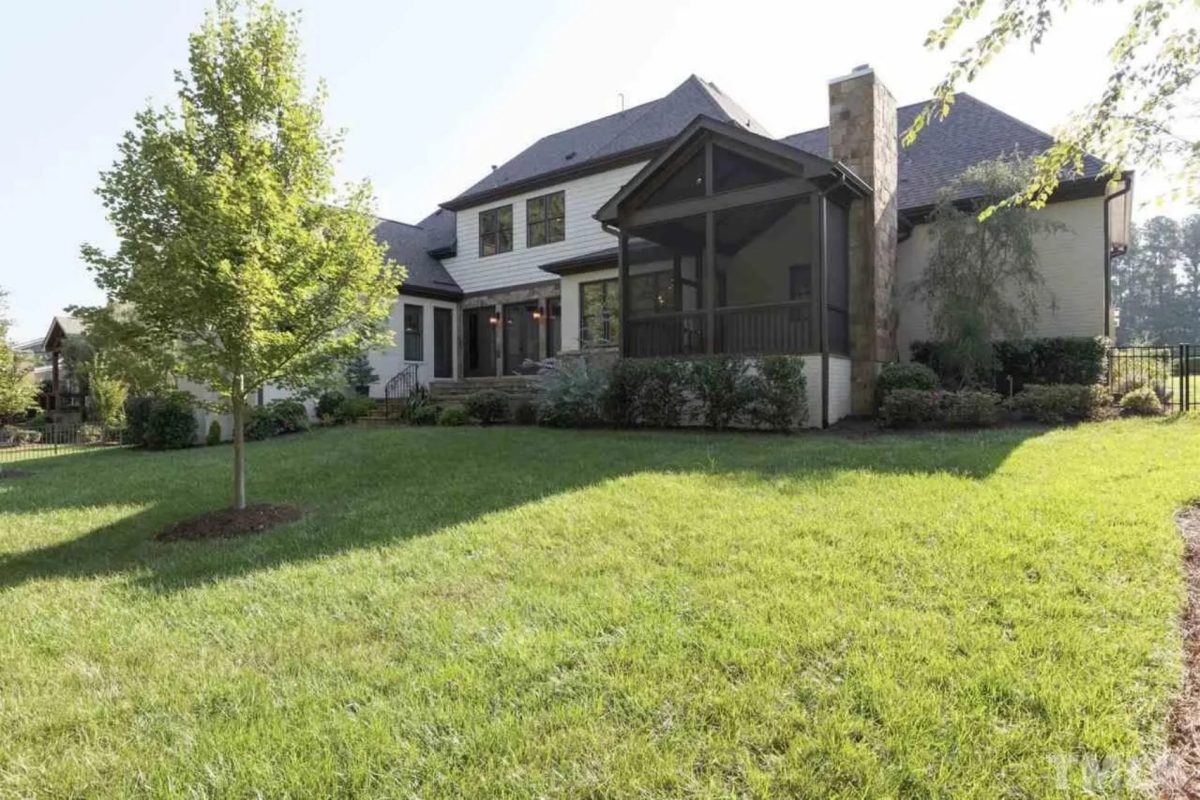 Luxury house Floor Plan with 4 Beds, Blueprint & Designs