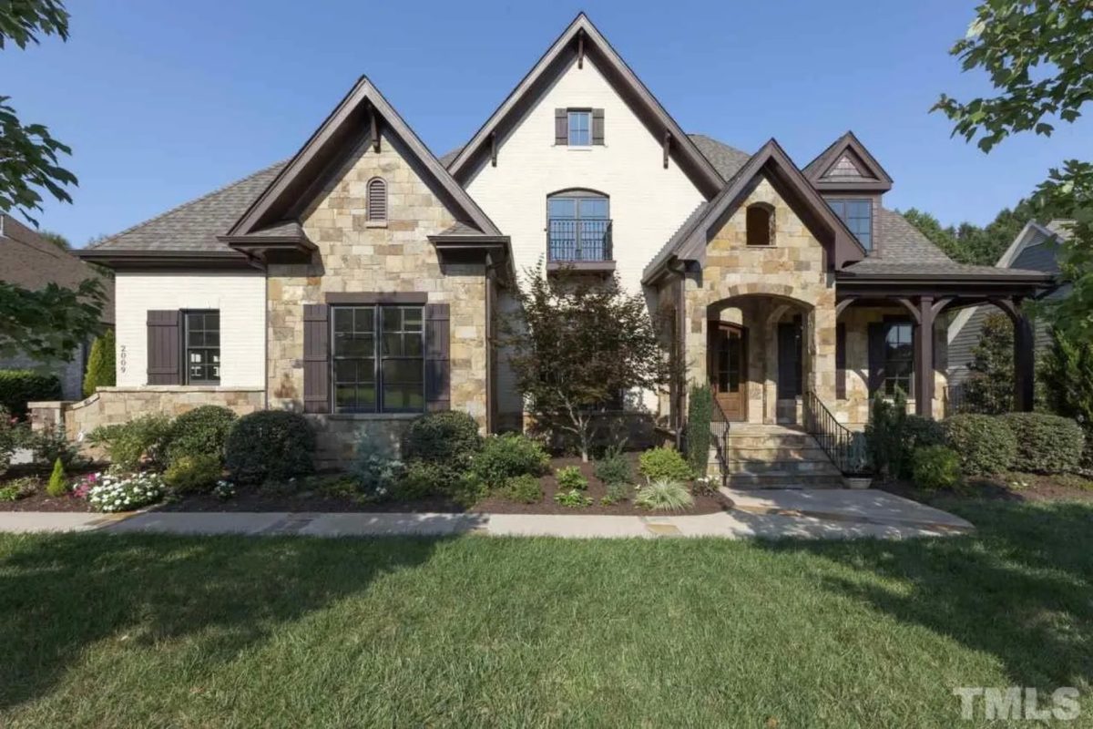 Luxury house Floor Plan with 4 Beds, Blueprint & Designs