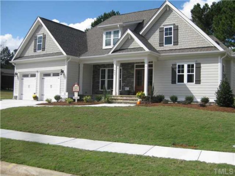 Stylish 2-Story Craftsman house Plan with Open Floor Design