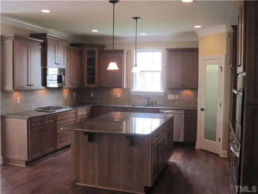 Craftsman house Plan with Spacious Floor Plan and Unique Designs