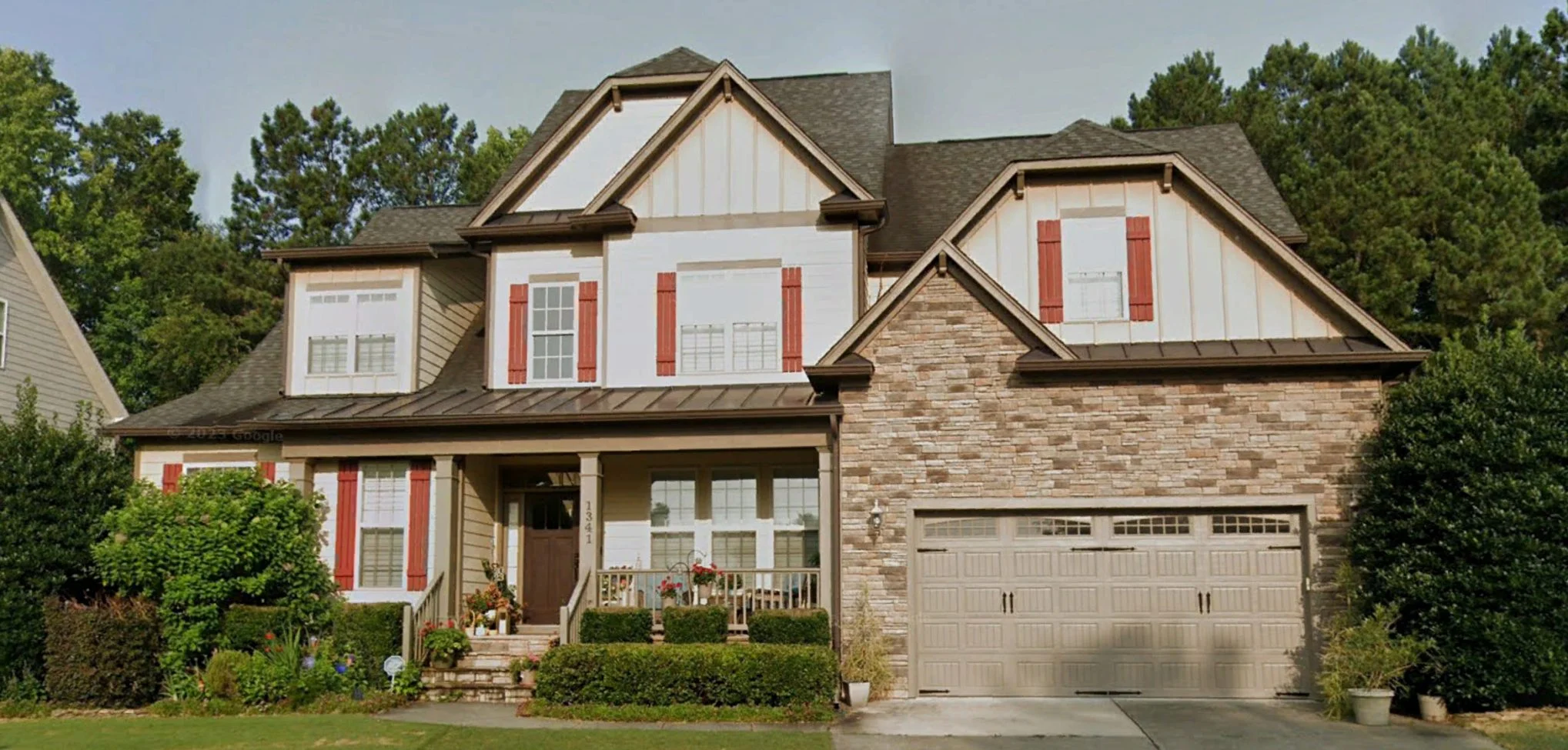 Craftsman house Plan with Spacious Floor Plan and Unique Designs