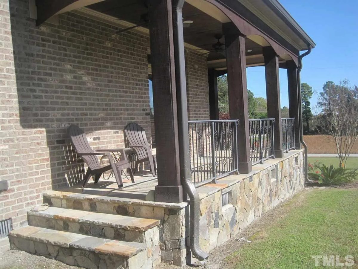 Elegant Traditional house Plan with Spacious Layout and CAD Designs