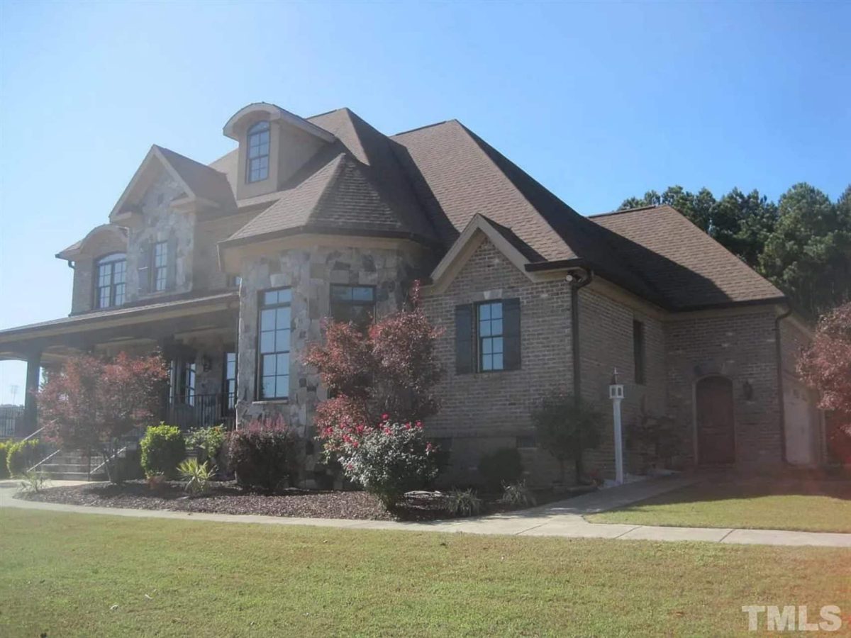 Elegant Traditional house Plan with Spacious Layout and CAD Designs