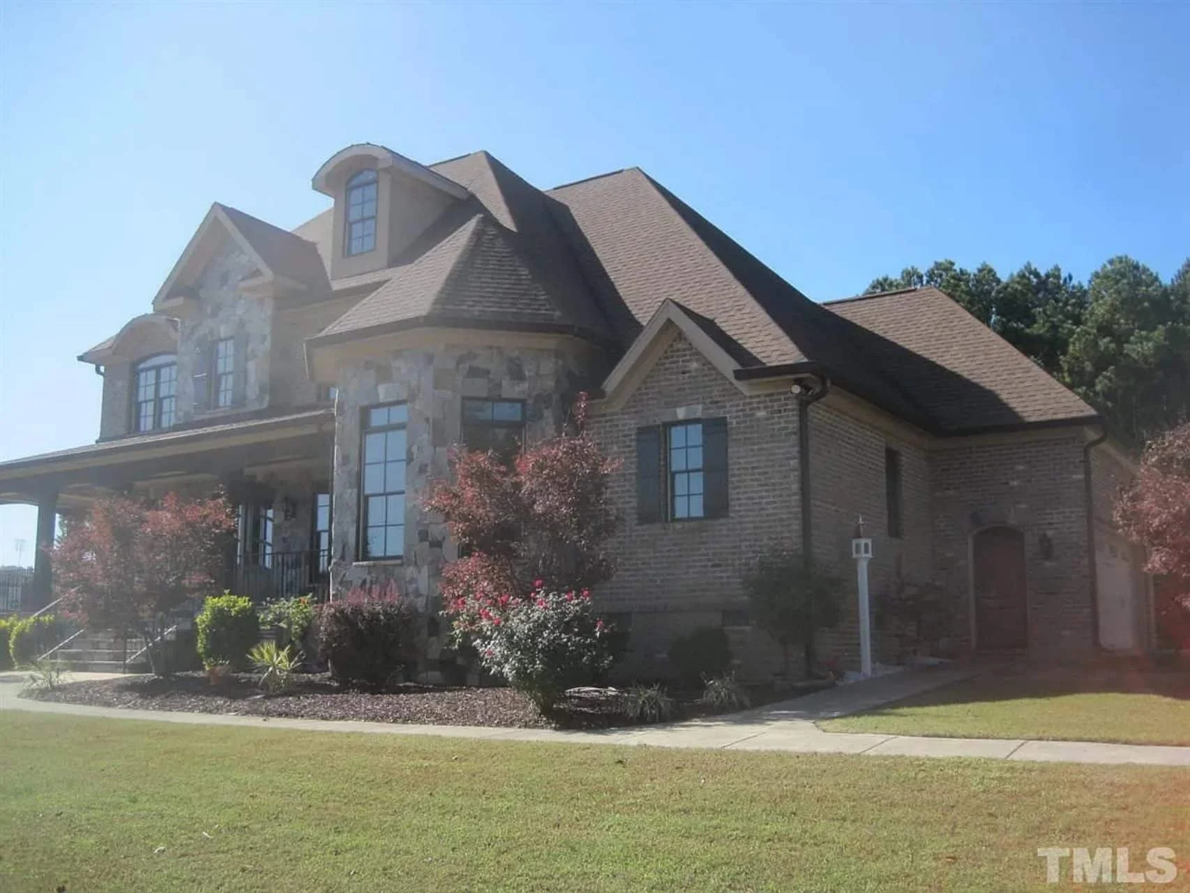 Elegant Traditional house Plan with Spacious Layout and CAD Designs