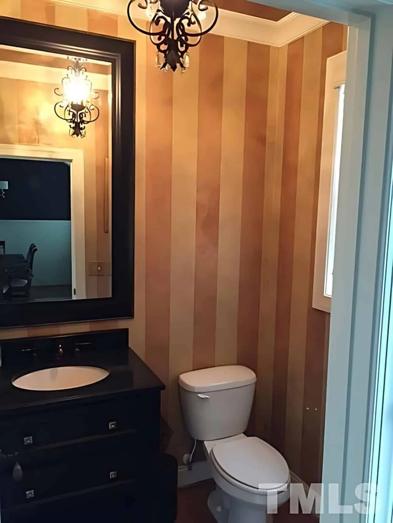 10-1678 HOUSE PLAN - Modern 2-Story House Plan with 4 Bedrooms, CAD Floor Blueprint 26 Modern 2-Story house Plan with 4 Bedrooms, CAD Floor Blueprint